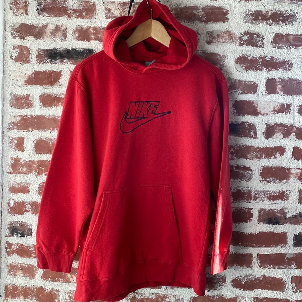 Nike hoodie. Size: L